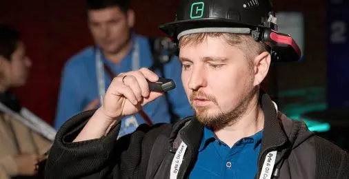 Умная каска и «камни»-клоны в кибервселенной: как прошла первая нефтегазовая ИТ‑конференция в России