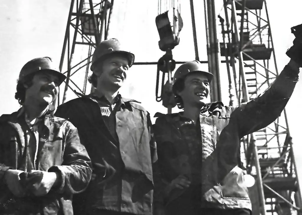 Нефтяники Холмогорского месторождения