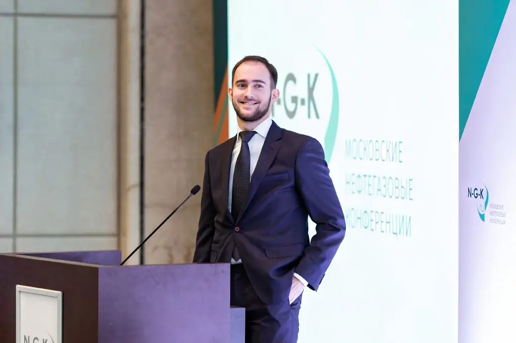 Дмитрий Косаткин, партнер консалтинговой компании Kasatkin Consulting, эксперт в области экономики и стратегии нефтегазовой отрасли, на конференции «Нефтегазовый сервис в России»