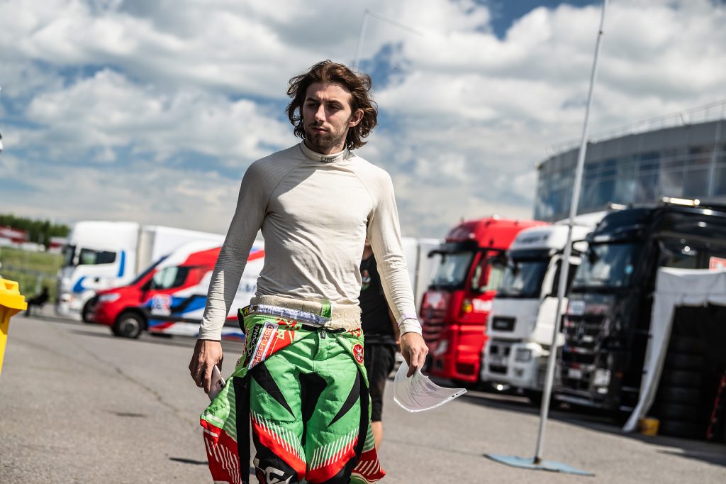 Кирилл Зиновьев,  пилот Российской серии кольцевых гонок (РСКГ)