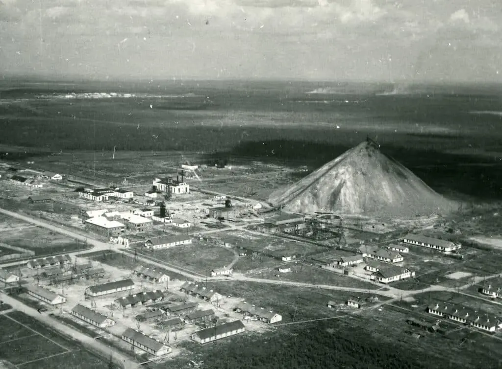 Ярегское месторождение в 1940-е. Фото Василия Надеждина