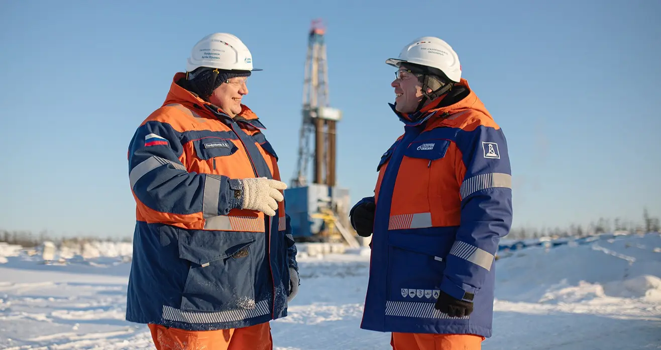 Нефтяники на месторождении Якутии