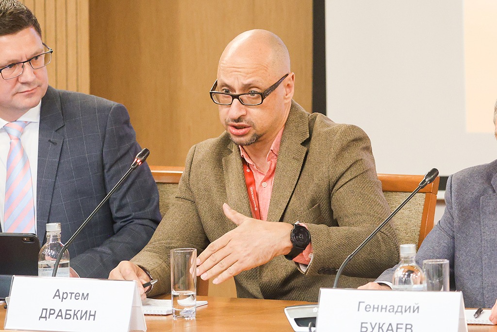 Военный историк, член Ученого совета Музея Победы Артем Драбкин на форуме «Сильные идеи для нового времени»