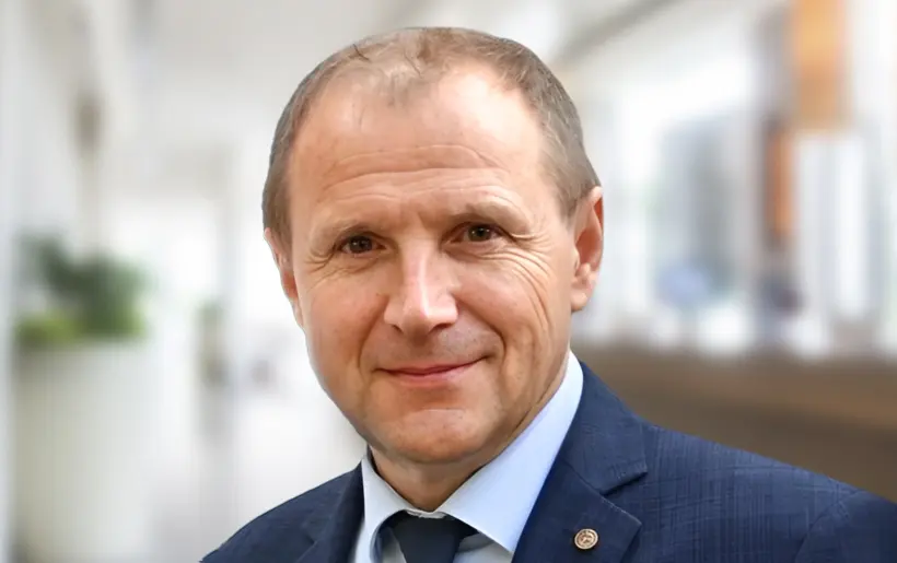 Сергей Коровин, директор Омского промышленно-экономического колледжа