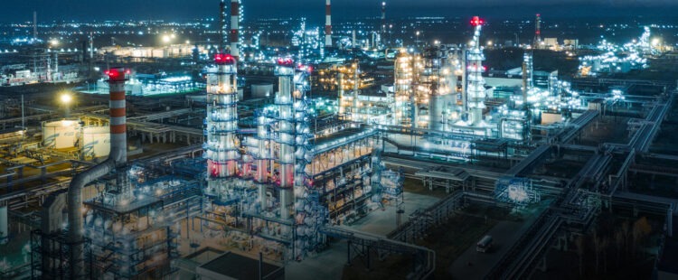 Вид на Омский нефтеперерабатывающий завод