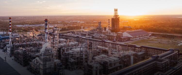 Вид на Омский нефтеперерабатывающий завод с высоты