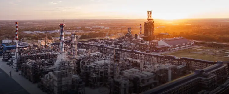 Вид на Омский нефтеперерабатывающий завод с высоты
