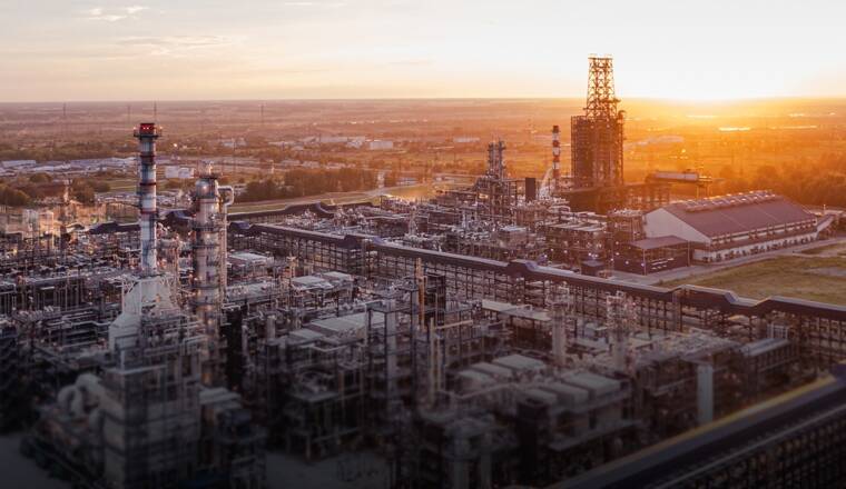Вид на Омский нефтеперерабатывающий завод с высоты