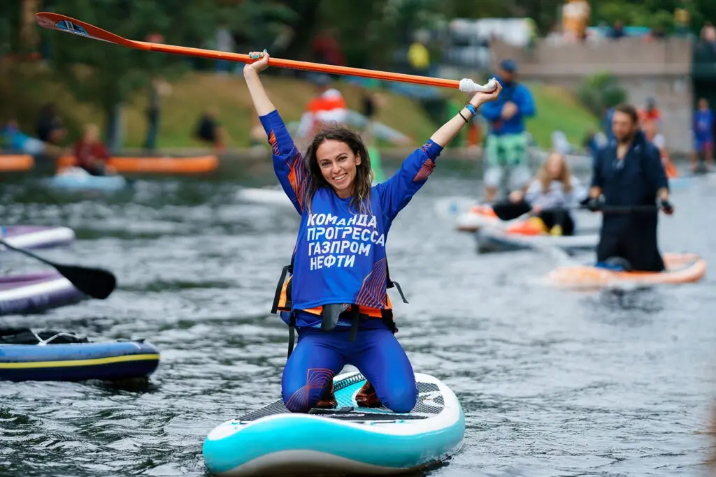 Представительница «Команды прогресса Газпром нефти» на «Фонтанке SUP» в 2021 году