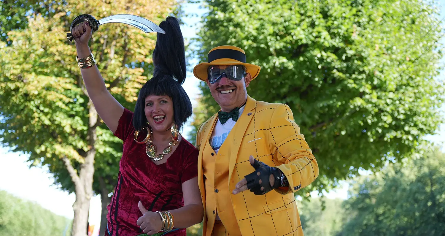 Людмила и Андрей Евдокимовы в образах Атаманши и Сыщика из «Бременских музыкантов»