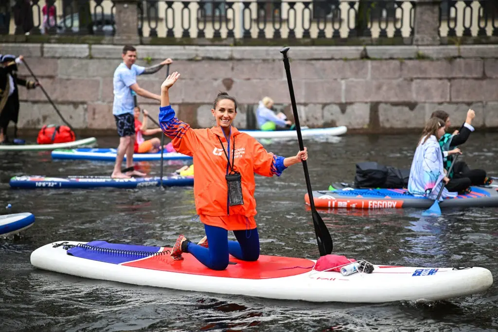 Представительница «Команды Газпром нефти» на фестивале «Фонтанка SUP»