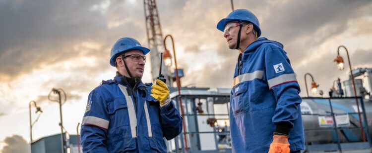 Сотрудники месторождения «Газпром нефти» в Якутии