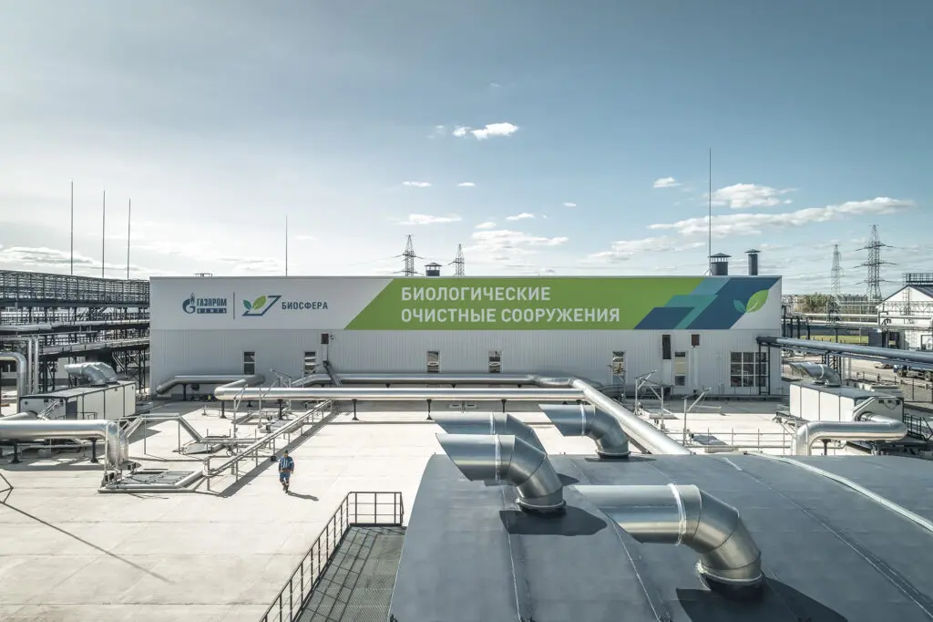 Вид на комплекс «Биосфера» на Московском нефтеперерабатывающем заводе