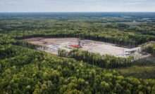 Вид на месторождение нефти с высоты