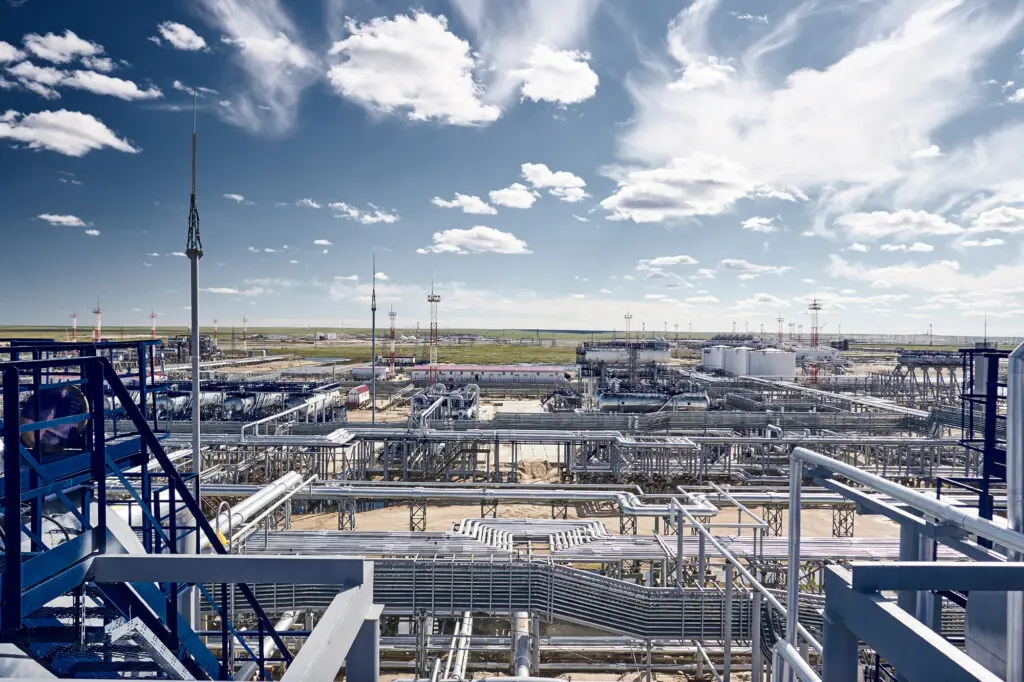 Одна из установок для полезного использования попутного нефтяного газа на Восточно-Мессояхском месторождении — самом северном материковом нефтепромысле России