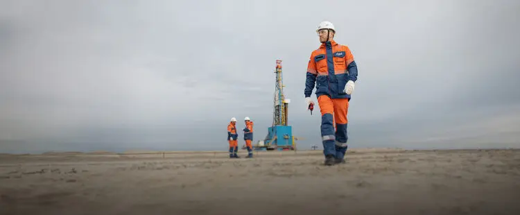 Сотрудник нефтепромысла «Газпром нефти» в ЯНАО