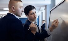 Специалисты «Газпром нефти» за работой