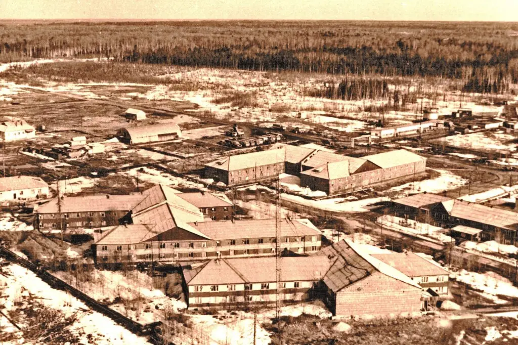 Вид на вахтовый поселок Пионерный