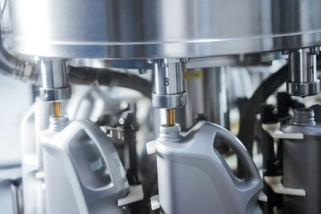 Автоматическая установка для розлива масел на Московском заводе смазочных материалов во Фрязино