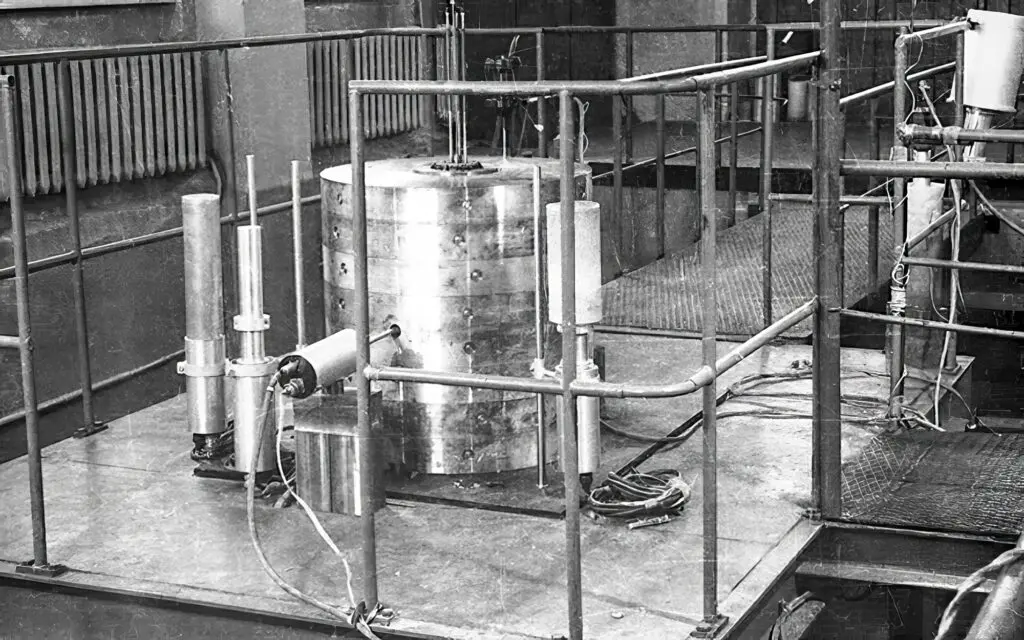 Первый в стране опытный реактор на быстрых нейтронах БР-1