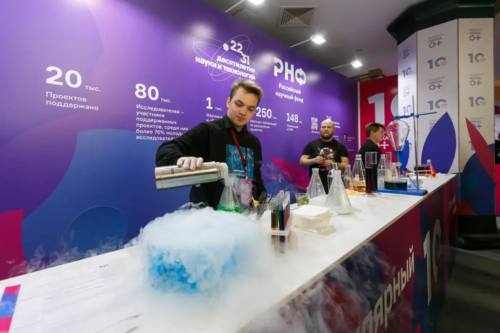 Участники фестиваля «Наука 0+» узнали о квантовых технологиях, а также смогли принять участие в мастер-классах и экспериментах