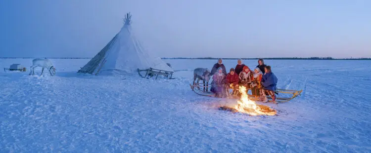 Коренные народы Севера у костра