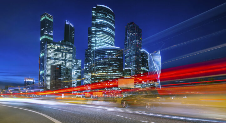 Энергия вибраций: российские ученые научились заряжать гаджеты от городского шума