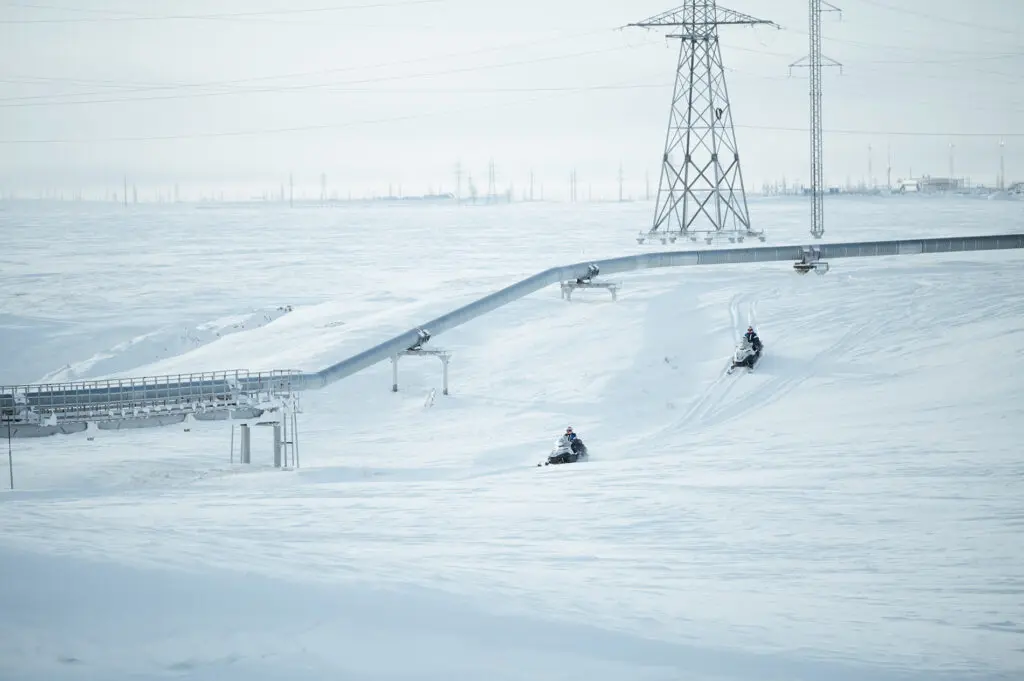 Строительство нефте- и газопроводов на вечной мерзлоте требует особых технологических решений