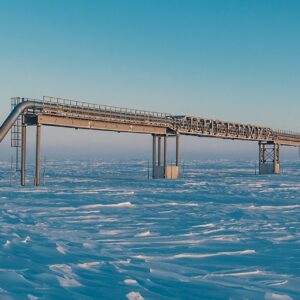 Проходит повороты и меняет размер: в России создали универсального робота для ремонта труб