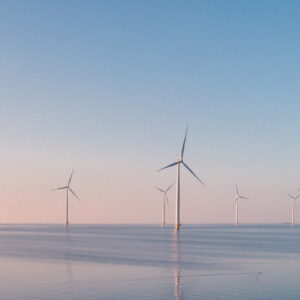 В Китае установили самый мощный в мире морской ветрогенератор