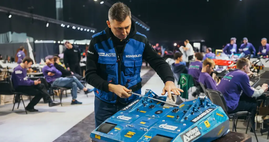 Стальной робот «Колобаха» на соревнованиях «Битва роботов»