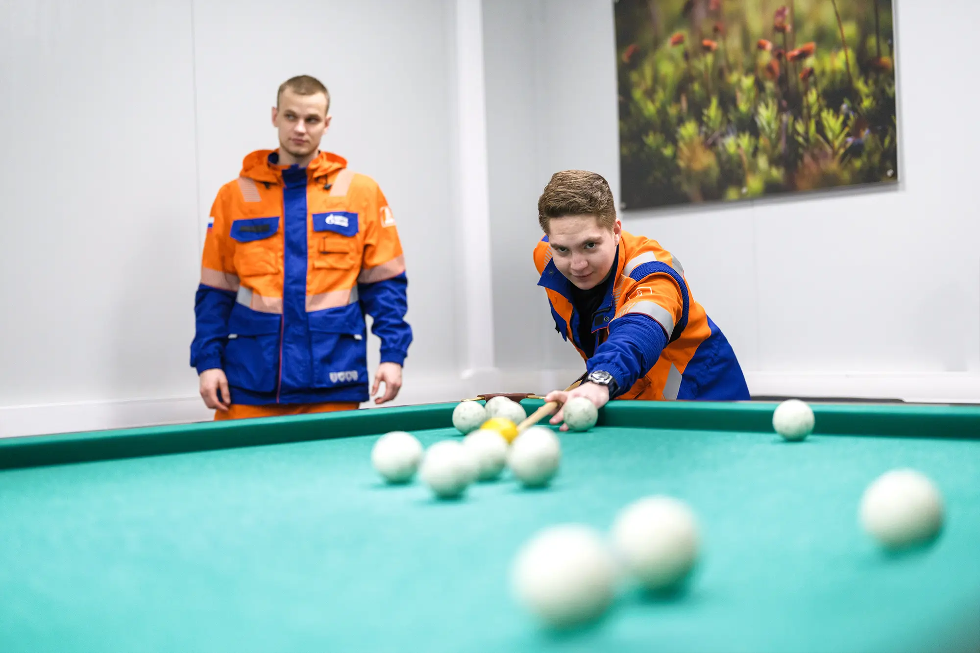 Настольный теннис в зоне отдыха жилого комплекса вахтовиков