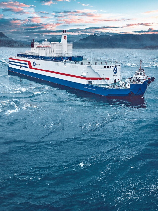 Где построили первую в мире плавучую АЭС?