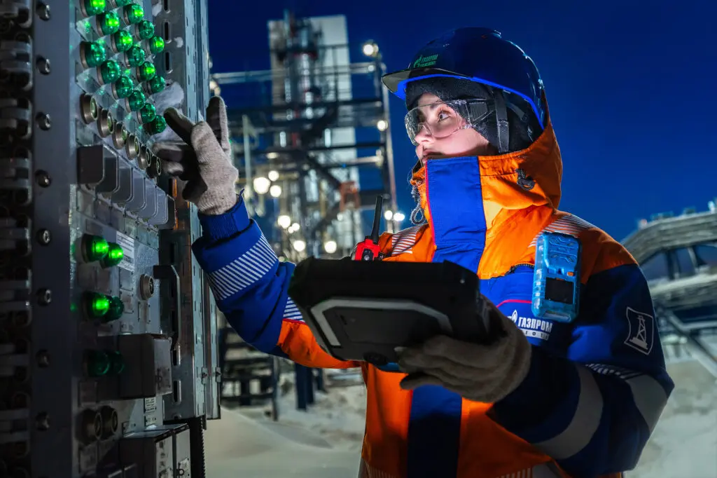 Студентка Томского политеха Ольга Банникова проходит практику на Уренгойском месторождении