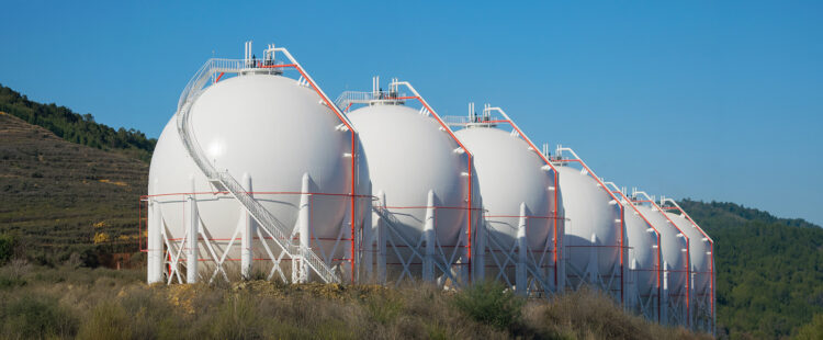 Хранилища для сжиженного природного газа. Фото: Shutterstock