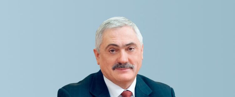 Виктор Мартынов