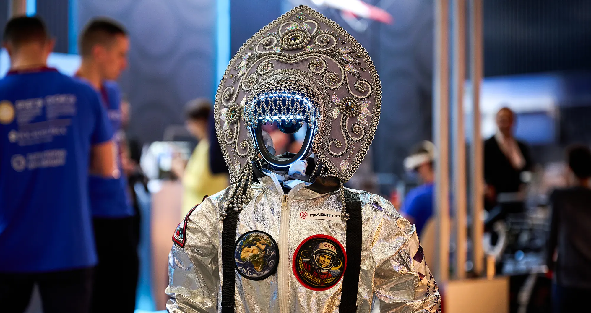 Робот в кокошнике на ПМЭФ-2026. Фото: photo.roscongress.ru / Елена Игнатьева